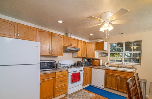 Flour Bluff House | Balmy Blue Beachy Bungalow