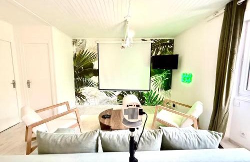 Bellegarde-sur-Valserine Apartment | Balneo & Ciné - Jungle Touch - Direct Genève - Gare Bellegarde