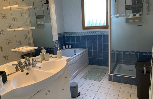 Avermes Villa | Balneo et Piscine Dans Villa Avec Véranda et Garage