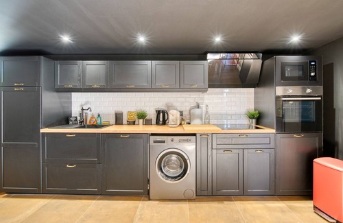 Grisolles Villa | BALNEO SPA LOFT