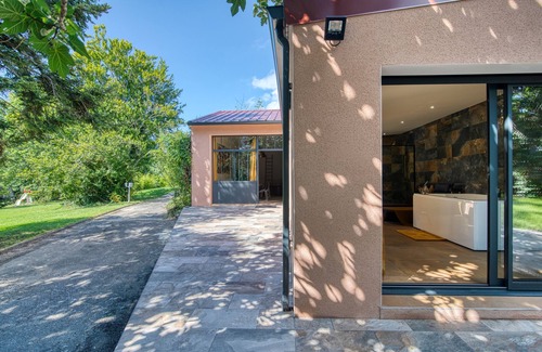 Grisolles Villa | BALNEO SPA LOFT
