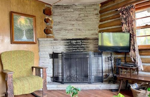 Rosedale House | Balsam Lake - 2-Bedroom Cabin in Kawartha #11