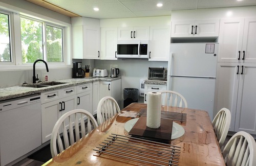 Kawartha Lakes Cottage | Balsam Lake Waterfront 5 Bedrooms, 3 Baths, 2 Kitchens, Sleeps 16, Dog friendly.