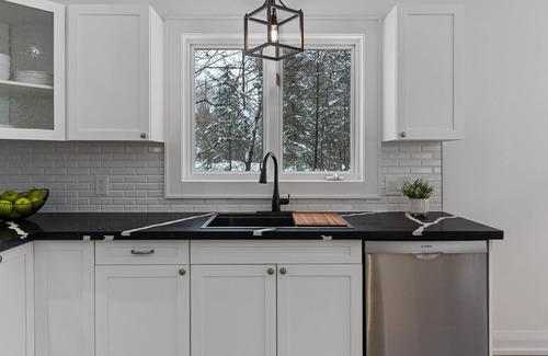 Huntsville House | Balsam Retreat- Muskoka GetawaynPet Friendly
