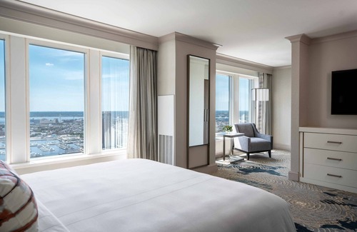 Harbor East Hotel | Baltimore Marriott Waterfront