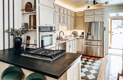 Canton House | Baltimore's Luxury Rowhome Stay