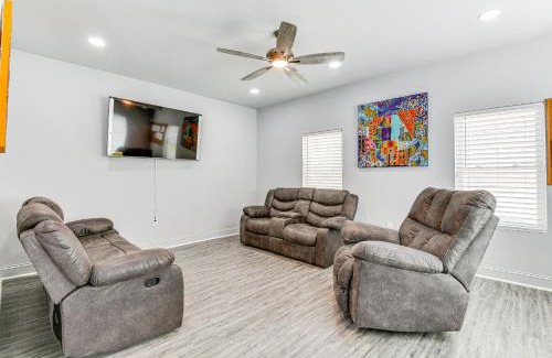 Easterwood House | Baltimore Townhome with Private Rooftop Patio!
