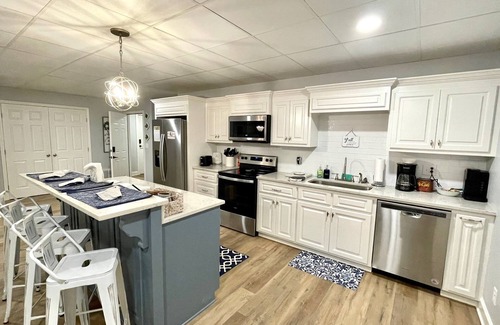 Tuscaloosa Apartment | Bama Creek House - Book Now for Football!