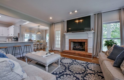 Taylorville House | Bama Farmhouse - Beautiful Pool Area!