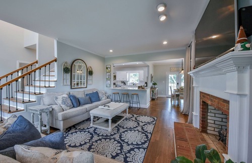 Taylorville House | Bama Farmhouse - Beautiful Pool Area!