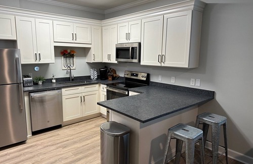 Tuscaloosa Condo | Bama Gameday Condo. Walk to the strip, stadium or downtown Tuscaloosa!