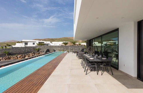 Puerto Calero Villa | Bamanija | An outstanding 5-bedroom luxury villa in Puerto Calero