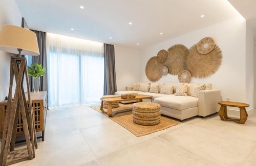 Puerto Calero Villa | BAMANIJA by Buenavilla