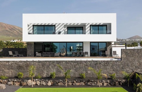 Puerto Calero Villa | BAMANIJA by Buenavilla