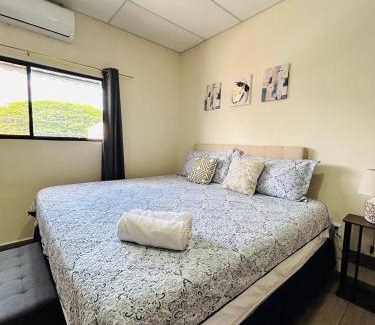 Santa Ana Apartment | Bambú Family House, AC, WiFi, near Metrocentro Mall