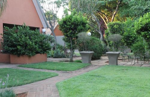 Rustenburg Cabin | Bambelela Lodge