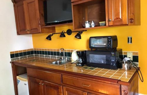 Ladyville Hotel | Bamboleo Inn