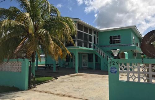 Ladyville Hotel | Bamboleo Inn