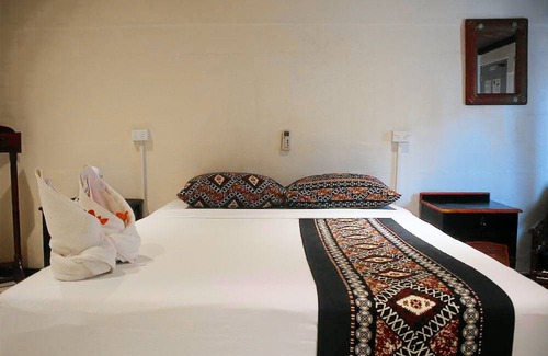 Wailoloa Hostel | Bamboo Beach