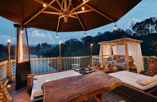 El Penol House | Bamboo Palace 1