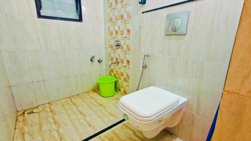 Aundh Apartment | Bamboo Stays Vibrant 2bhk Apt Nr Jupiter Hsp