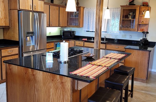 Papaikou House | Bamboo Unit- Adult Only-Prvt Entry&Bathroom-Ocean View-A/C option