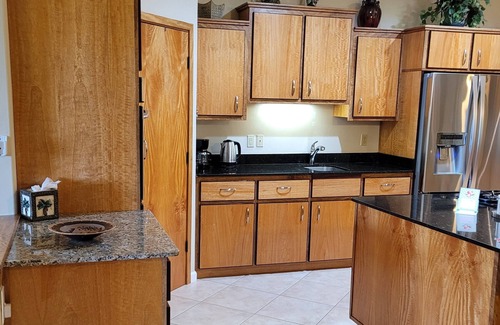 Papaikou House | Bamboo Unit- Adult Only-Prvt Entry&Bathroom-Ocean View-A/C option