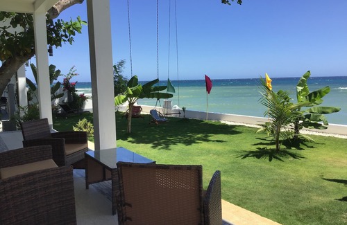 Dimiao Villa | BambooBeachvilla2 NewOCEANFRONT*POOLsunsetview*kitchen STARLINK SAT upto10Guest