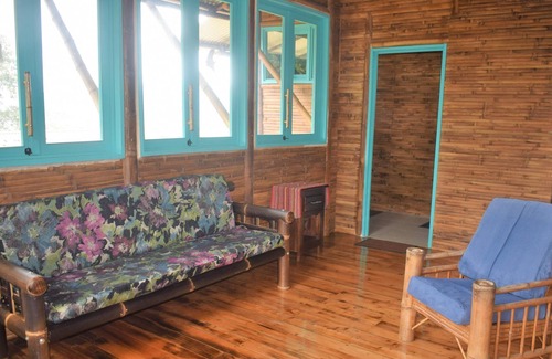 Turrialba Cabin | Bambu house, surrounded by nature, birds and waterfalls.
