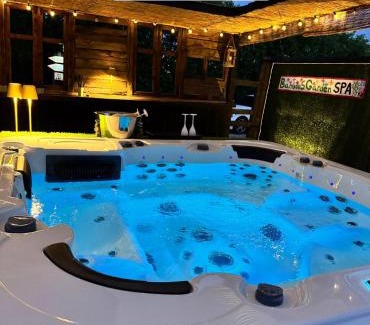 Sutesti House | Bambuus Garden & Spa