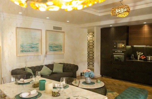 Puerto Banus Apartment | Banús, Playas del Duque, Beachfront Complex!