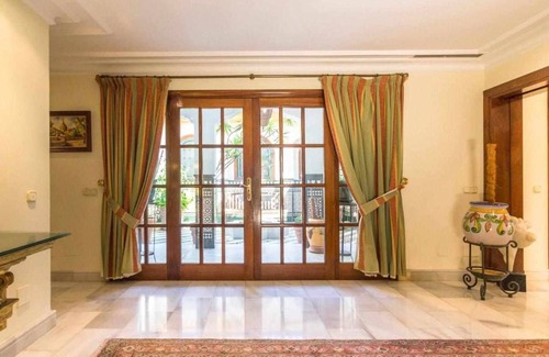 Puerto Banus House | Banús Sand House Super Villa in Puerto Banús facing the sea