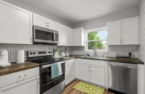Biltmore Beach House | Banana Cabana Cottage-family-friendly retreat just 3 blocks from the beach.