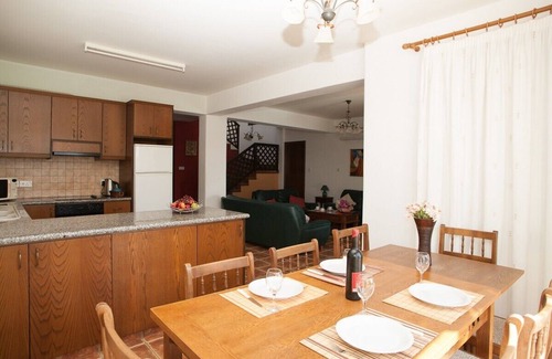 Kissonerga Villa | Banana Gardens Villa