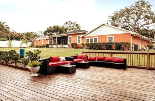 Orlovista House | Banana Leaf Villa-Vintage Vibes Suites