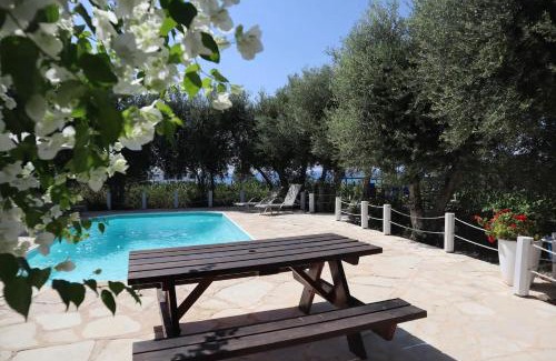 Kissonerga Villa | Banana Sunset Villas