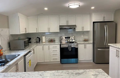 L'Amable Cottage | Bancroft Beauty by Lake Tait-Just Renovated.with Outdoor Recreation/Pool.