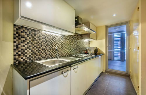 Embassy District Hotel | Bandara Silom Suites