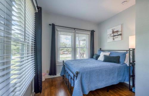 Bandera House | Bandera Bungalow - River, Downtown, Peaceful fenced corner lot! King bed!