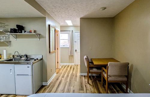 Baneberry Hotel | Baneberry Inn 1