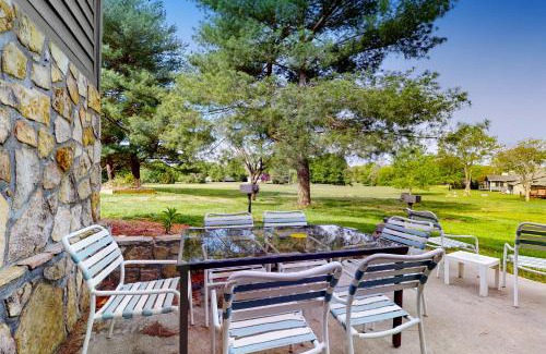 Baneberry Hotel | Baneberry Inn 10