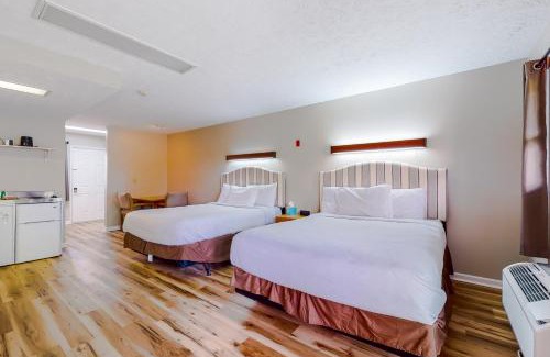 Baneberry Hotel | Baneberry Inn 3