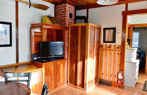Banff House | Banff Beaver Cabins