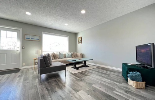 Royal Oak House | BanffPass*C-train*Shopping*UofC*DT*Family*7Bed