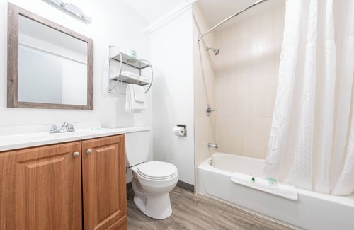 Hollywood District Hotel | Banfield Studios By OYO Portland OR