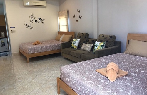 Tha Yang Hotel | Bangchong Marina Resort