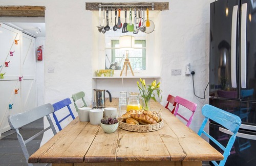 Angle House | Bangeston Farmhouse, Holiday Home Angle, Sleeps 11, 4 bedrooms, bathrooms