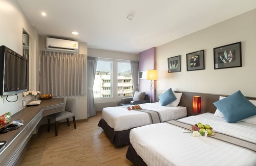 Bang Yi Ruea Hotel | Bangkok Loft Inn