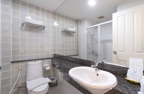 Bang Yi Ruea Hotel | Bangkok Loft Inn