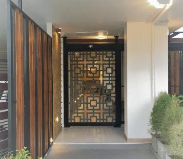 Wat Sam Phraya Hotel | Bangkok Saran Poshtel